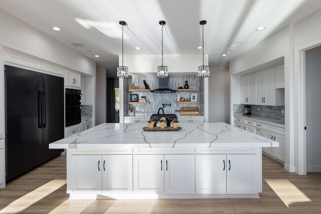 Building Photo - 66801 Verbena Dr