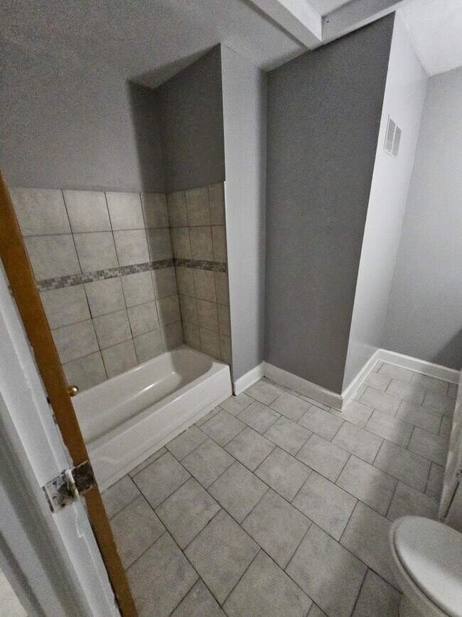 Building Photo - 1436 N 30th St