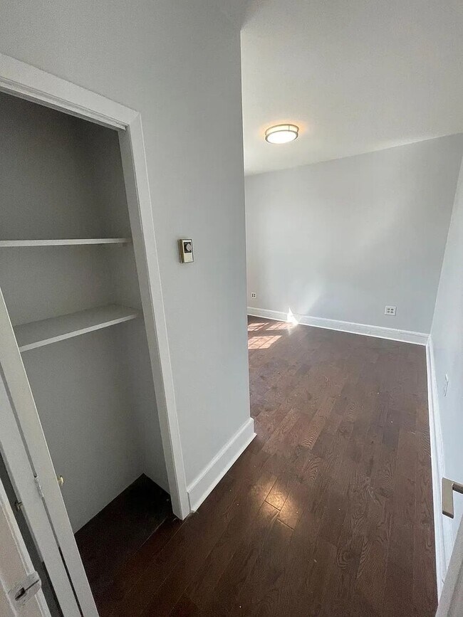 Building Photo - 265 Avenue B