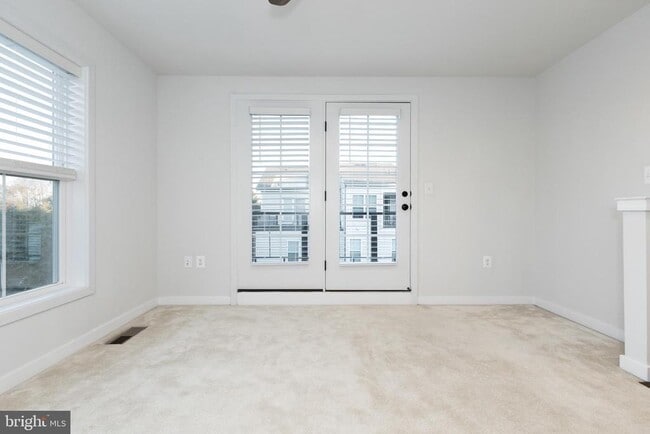 Building Photo - 12731 Vuillard St
