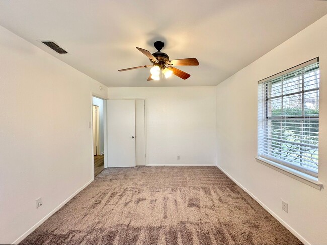 Building Photo - Available now! Newly Updated 3/2/2! Large ...