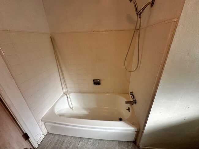 Building Photo - Move In Special: 1/2 Off 1st Months Rent