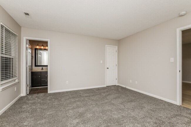 Building Photo - 5102 Emmert Dr