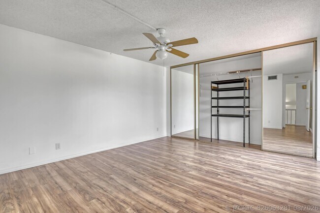 Building Photo - 6335 Red Pine Ln