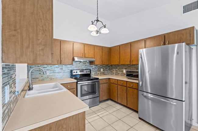 Building Photo - 11989 Persimmon Blvd