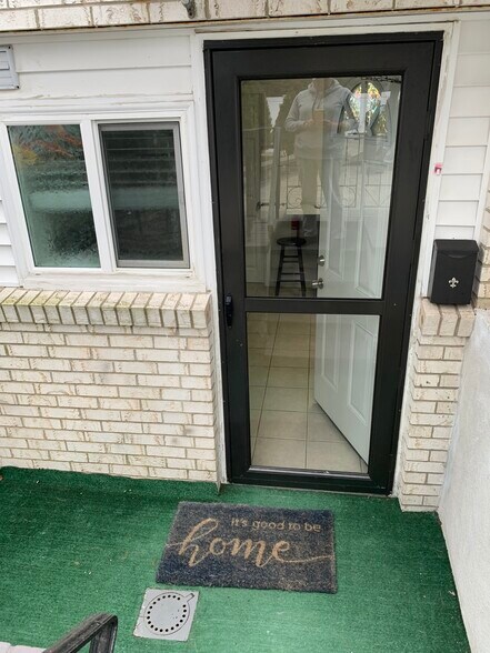 Entrance - 36 Summer St