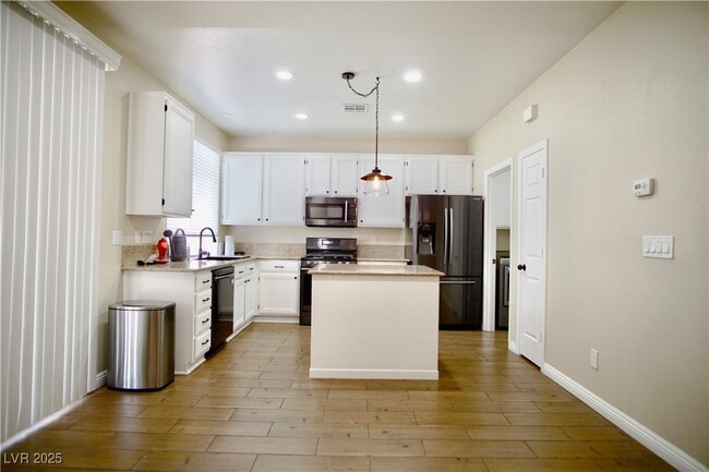 Building Photo - 10749 Turquoise Valley Dr