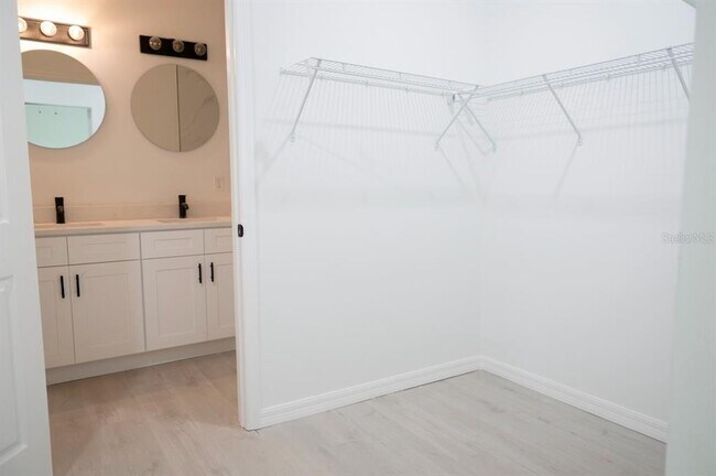 Building Photo - 46 Master Dr