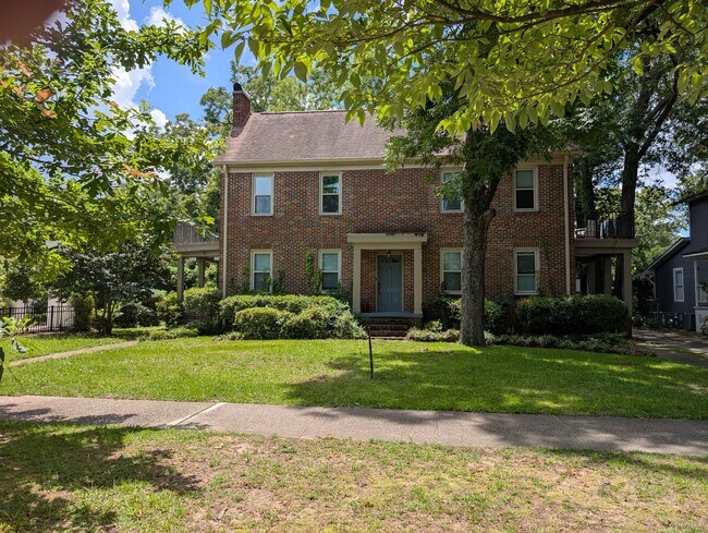 Building Photo - 2732 Blossom St