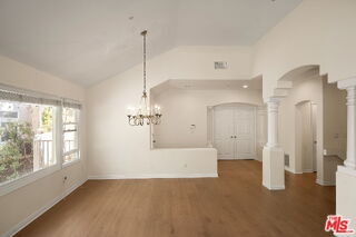 Building Photo - 604 Palisades Dr