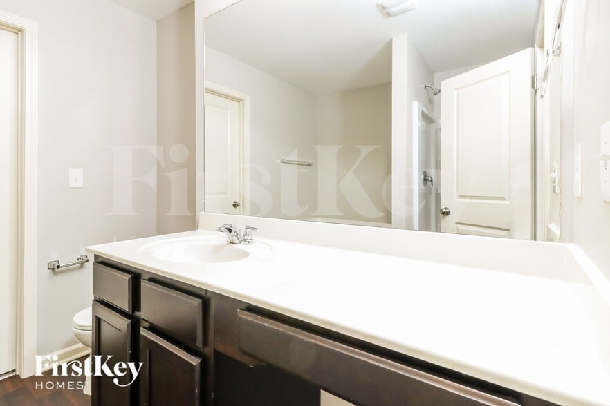 Building Photo - 639 Independence Ave