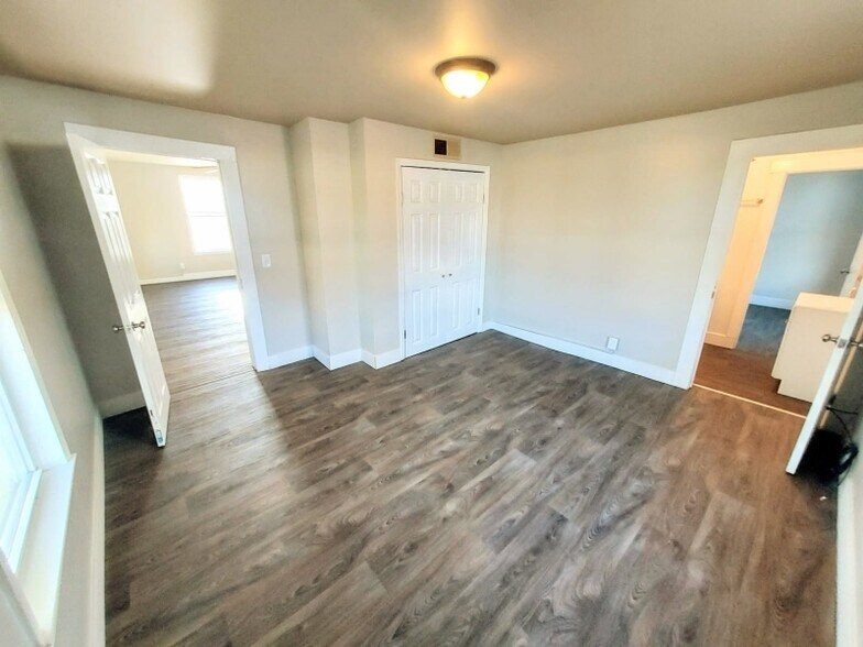 Building Photo - 1730 Park St