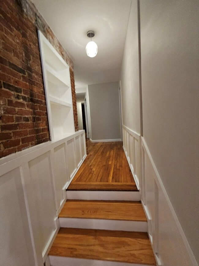 Building Photo - NEW 3 BED LISTING IN THE NORTH END!!!