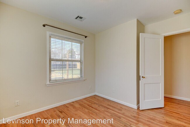 Building Photo - 3 br, 2 bath House - 807 S Littler Ave