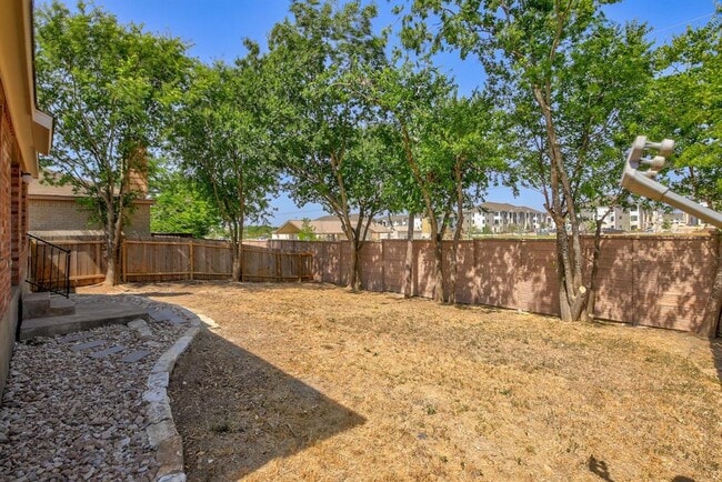 Building Photo - 14904 Antique Finish Dr