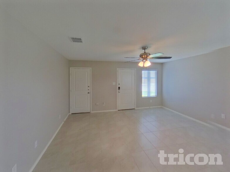 Building Photo - 6445 Middlebury Dr