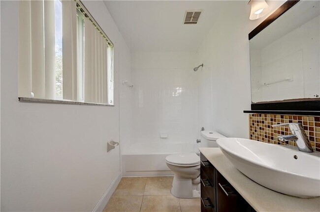 Building Photo - 3457 NW 44th St