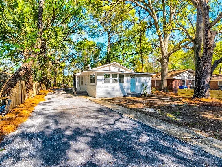 Primary Photo - 1558 Orange Grove Rd