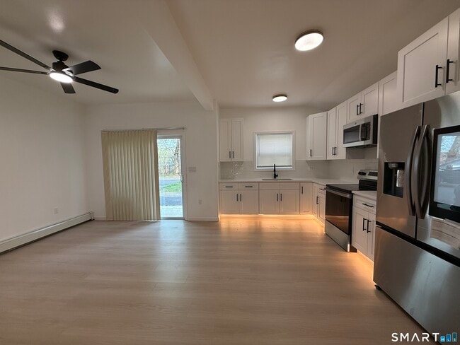 Building Photo - 8-12 Sterling St