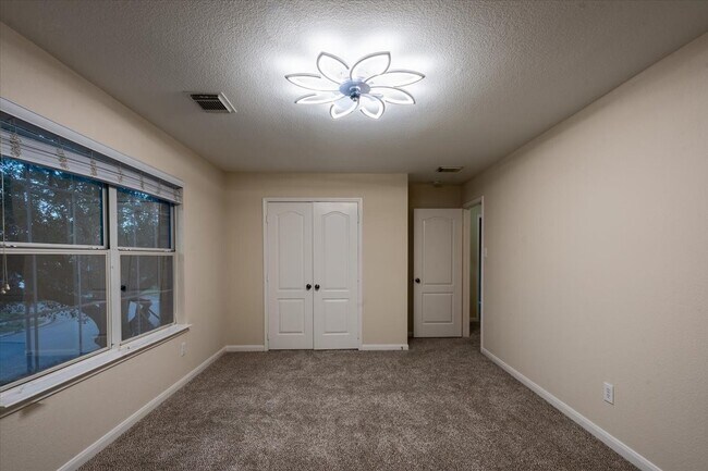 Building Photo - 15907 Kings Cypress Ln