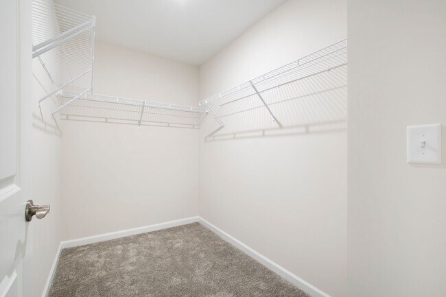 Building Photo - Modern & Charming 3-Bedroom Townhome in Durham!