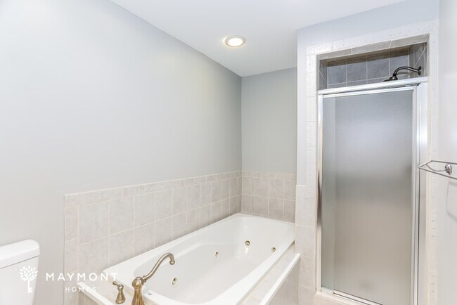 Building Photo - Charming 2-Bedroom Townhome