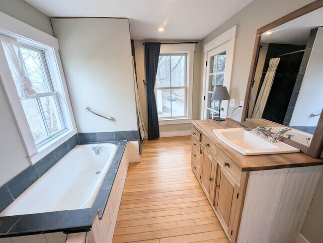 Building Photo - 33 Old Cemetery Rd