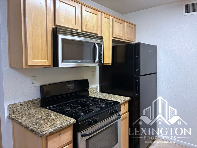 Building Photo - Stunning, 2BD/1BA, Condo in the Villaggio Community off Madison Ave. and Auburn Blvd.!