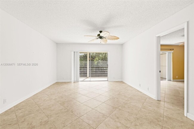 Building Photo - 110 Lake Meryl Dr