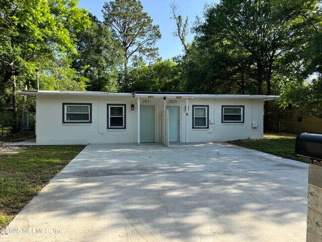 Primary Photo - 2829 W 6th St