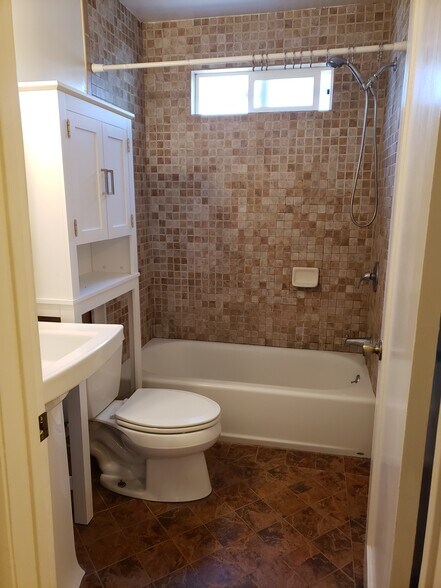 Bathroom - 1815 Broadway