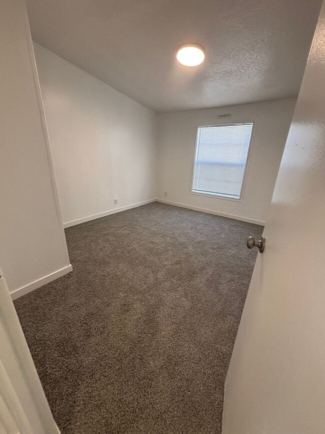 Building Photo - 301 Archie St