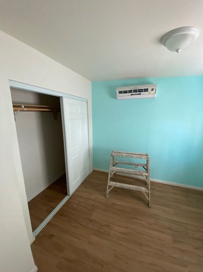 Building Photo - Perfect Small Family Home
