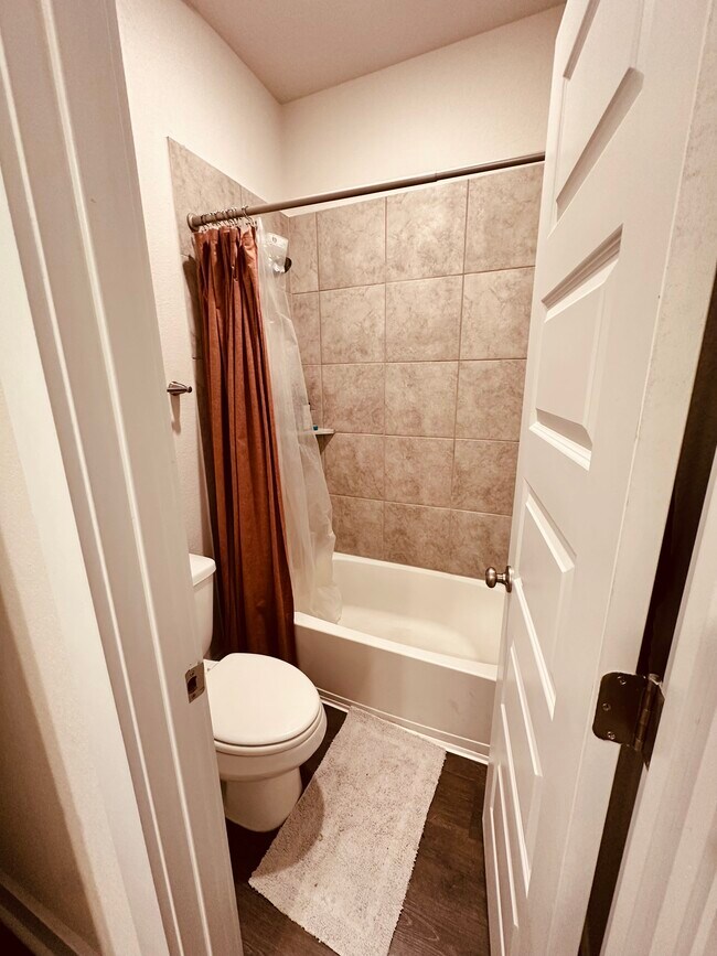 Building Photo - 3104 Morlanga St