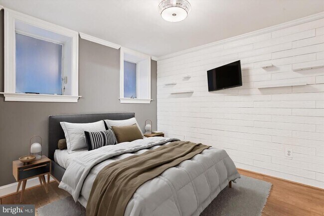 Building Photo - 1740 18th St NW