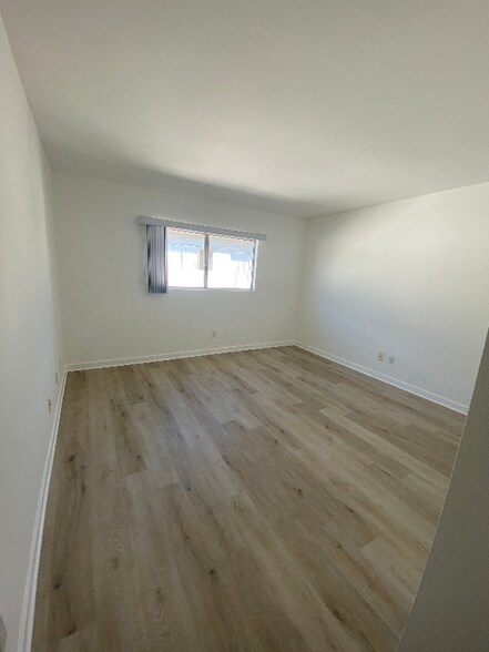 Building Photo - 5335 Yarmouth Ave