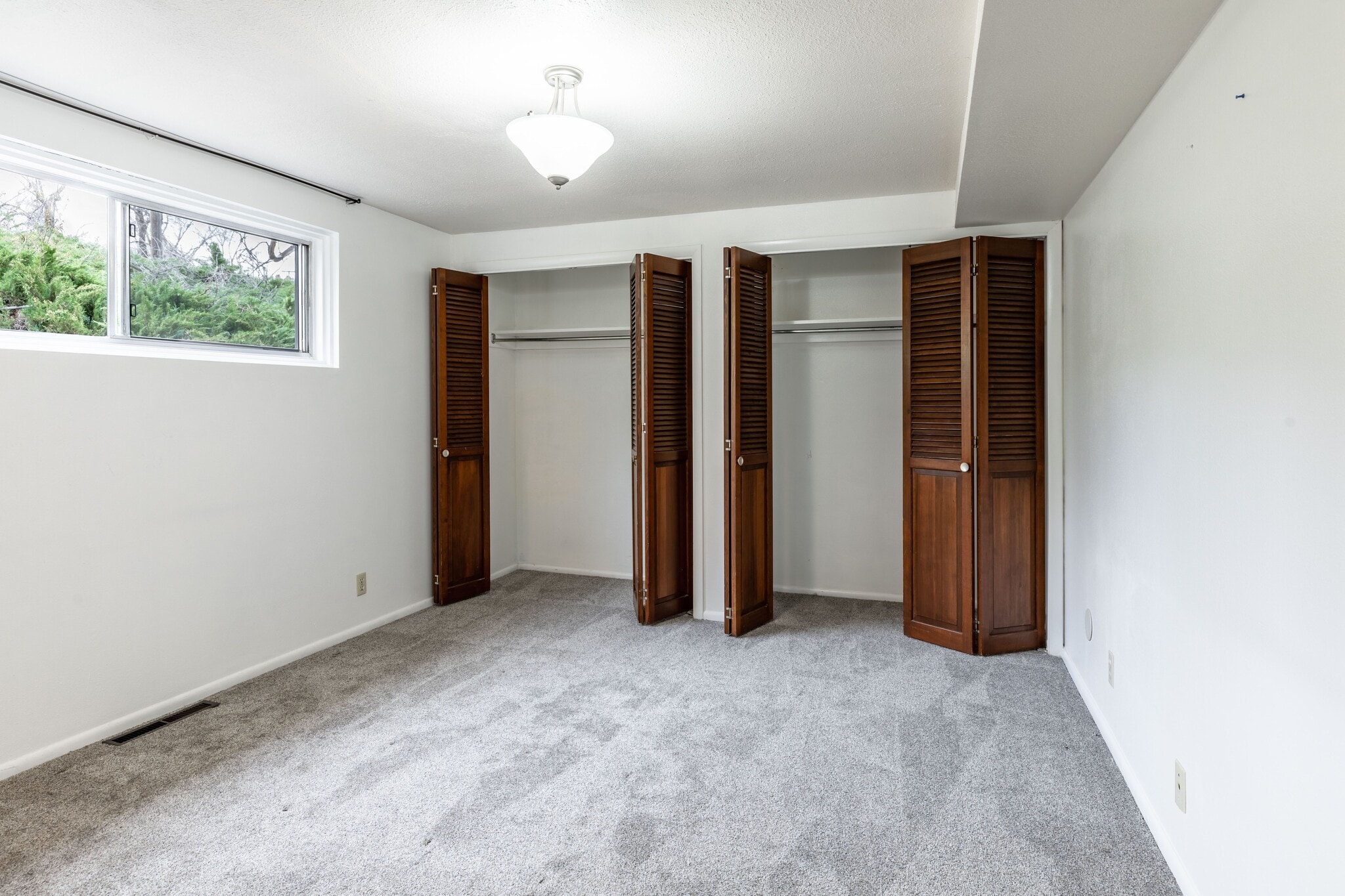 Building Photo - 815 Orchard Dr