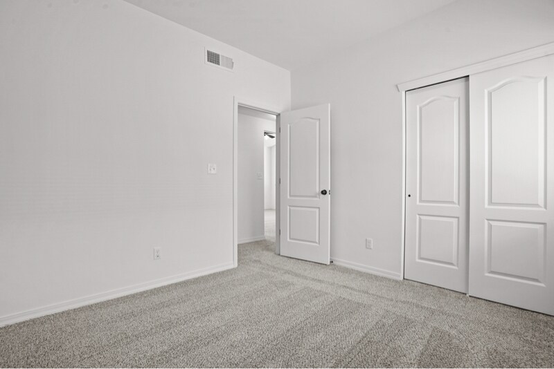 Building Photo - 608 Cedarwood Ave