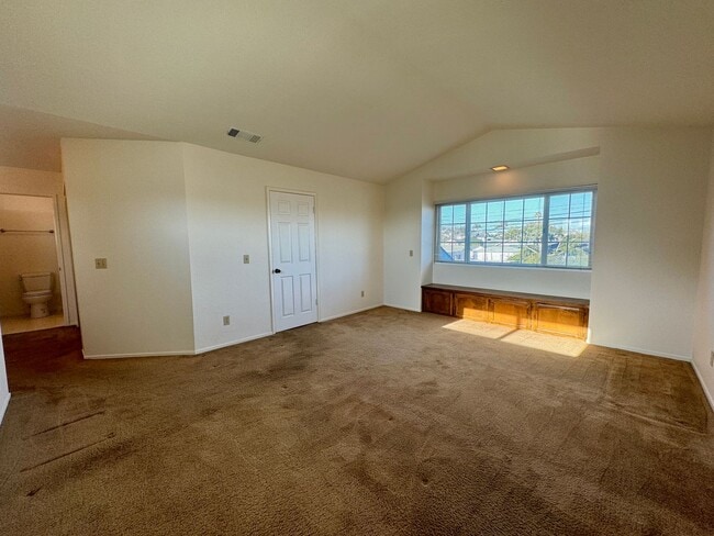 Building Photo - 3-Bedroom House, 2-Car Garage, Fenced Yard...