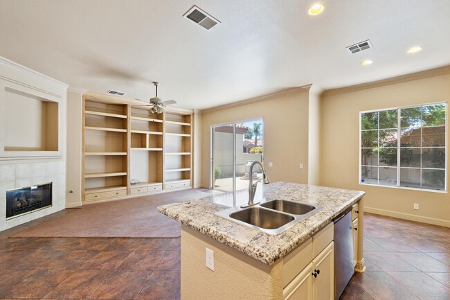 Building Photo - 74912 Saguaro Ln