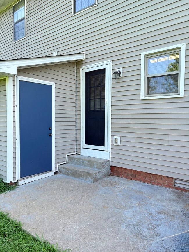 Building Photo - 124 Hillridge Ct
