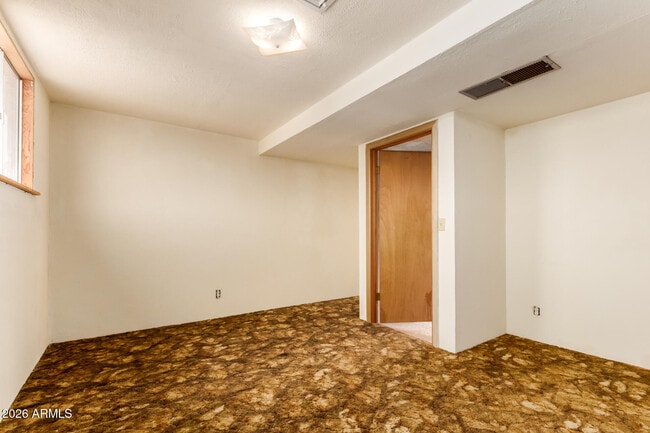 Building Photo - 1125 E 11th St