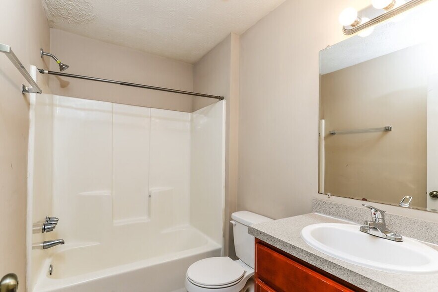 Building Photo - 1560 Cherry Hill Ct SW