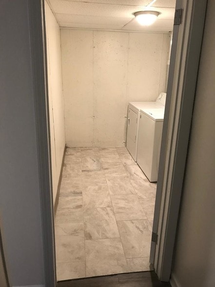 Building Photo - 245 Colonial Ave