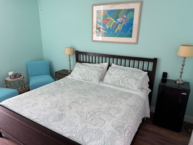 Building Photo - 3350 NE Indian River Dr