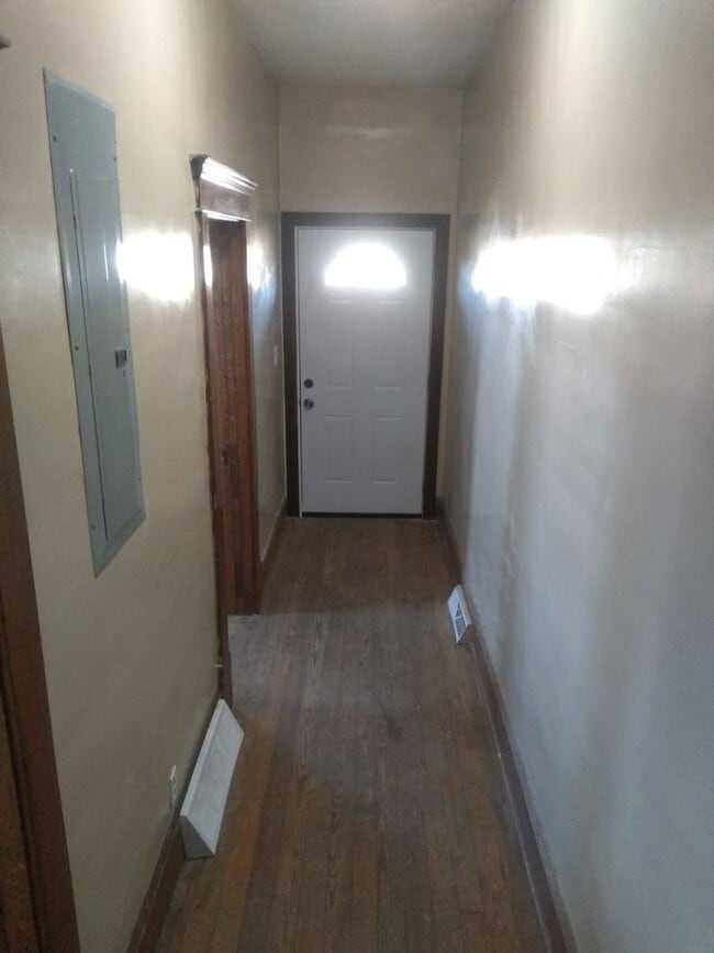 Building Photo - 515 Lee Ave