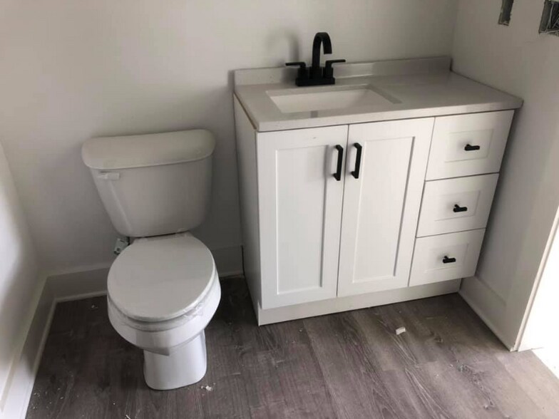 Building Photo - 121 N Washington Ave