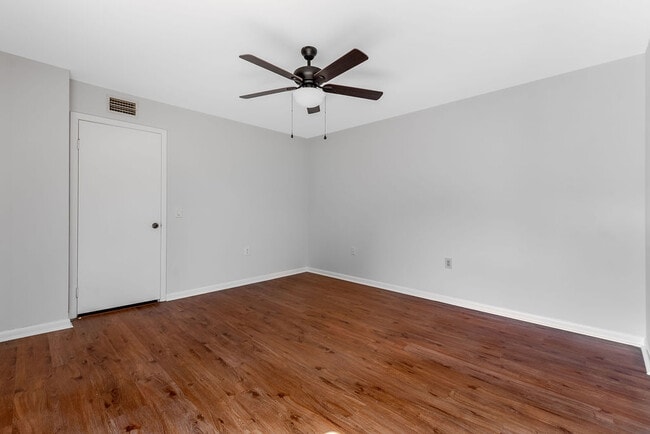 Building Photo - 185 Charter Way
