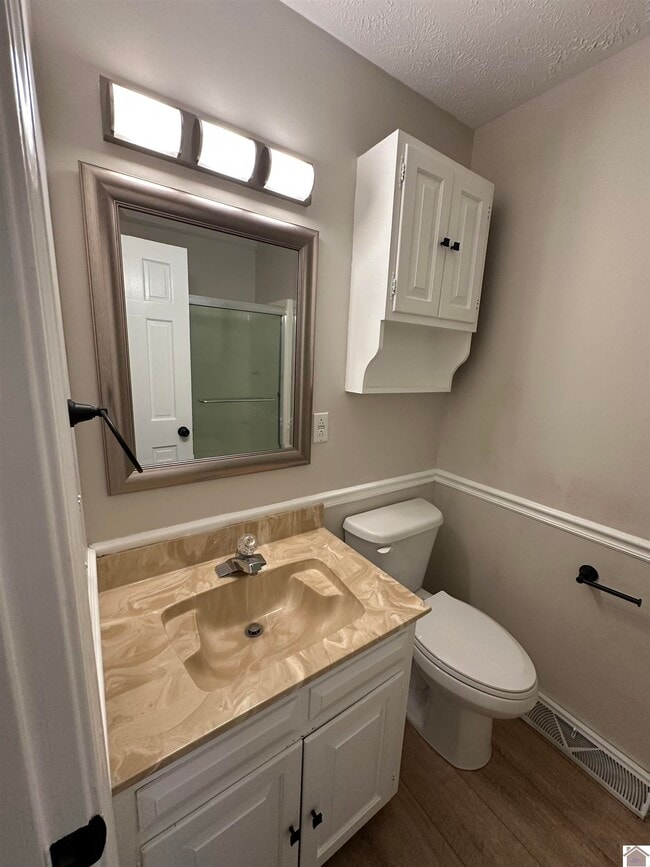 Building Photo - 67 Country Club Ln