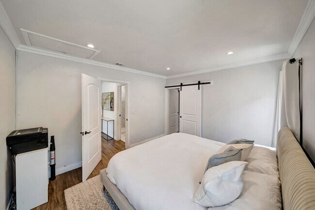 Building Photo - 7847 Apperson St